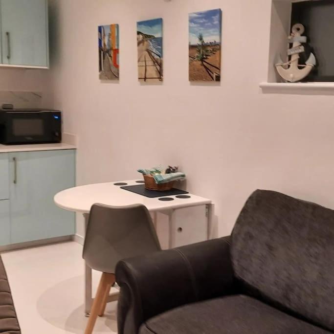 Sycamore Lodge Kent With Ev Zappi Type 2, Swimming Pool For A Fee Sellindge 외부 사진